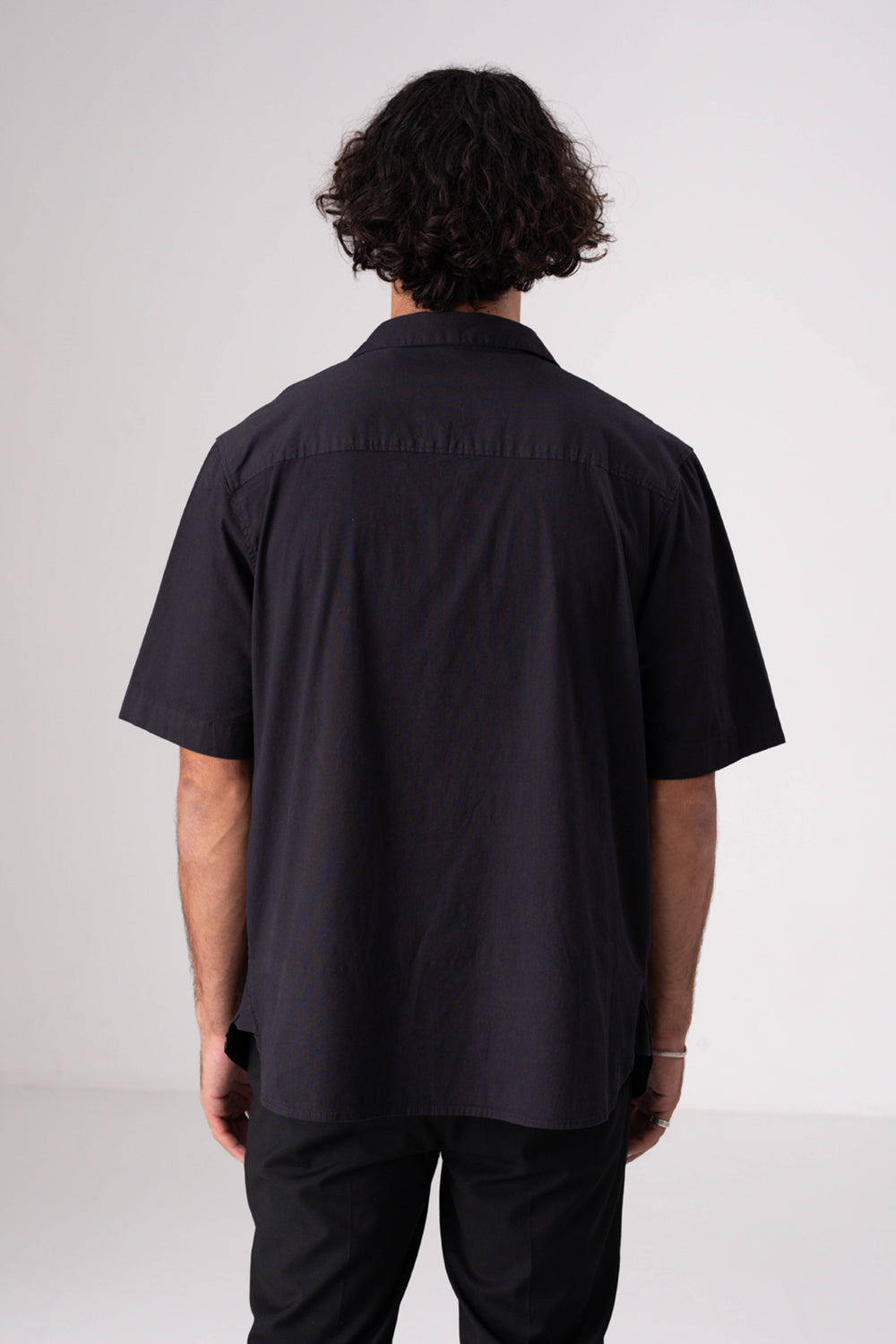 חולצה מכופתרת עם רקמת פרחים