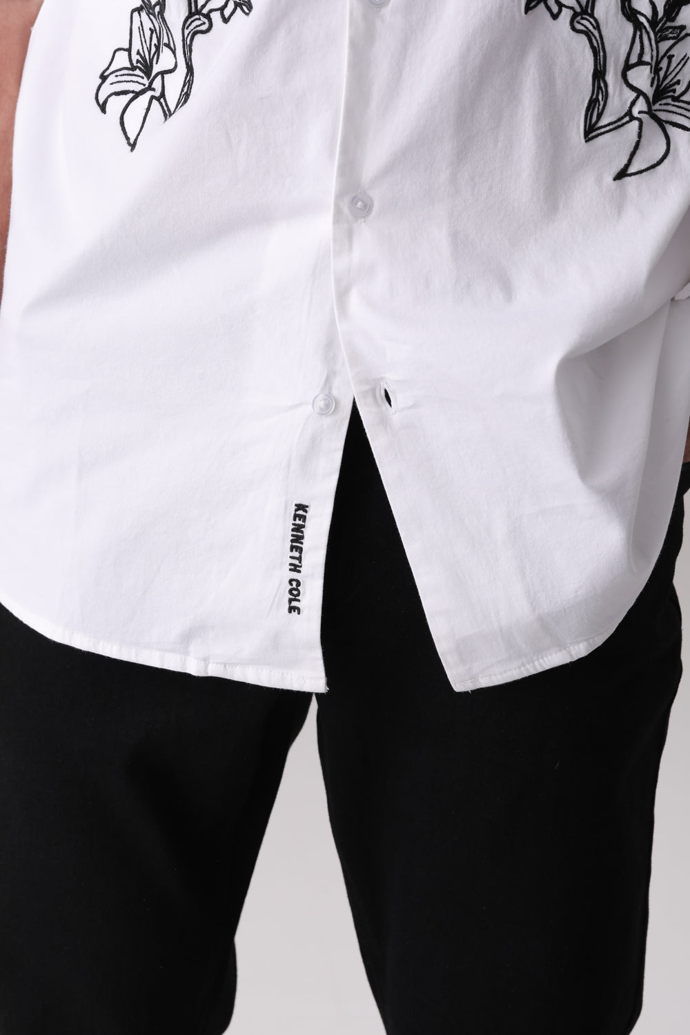 חולצה מכופתרת עם רקמת פרחים