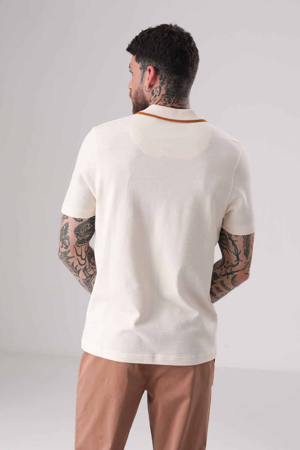 חולצת פולו ז'קארד בצבע קרם