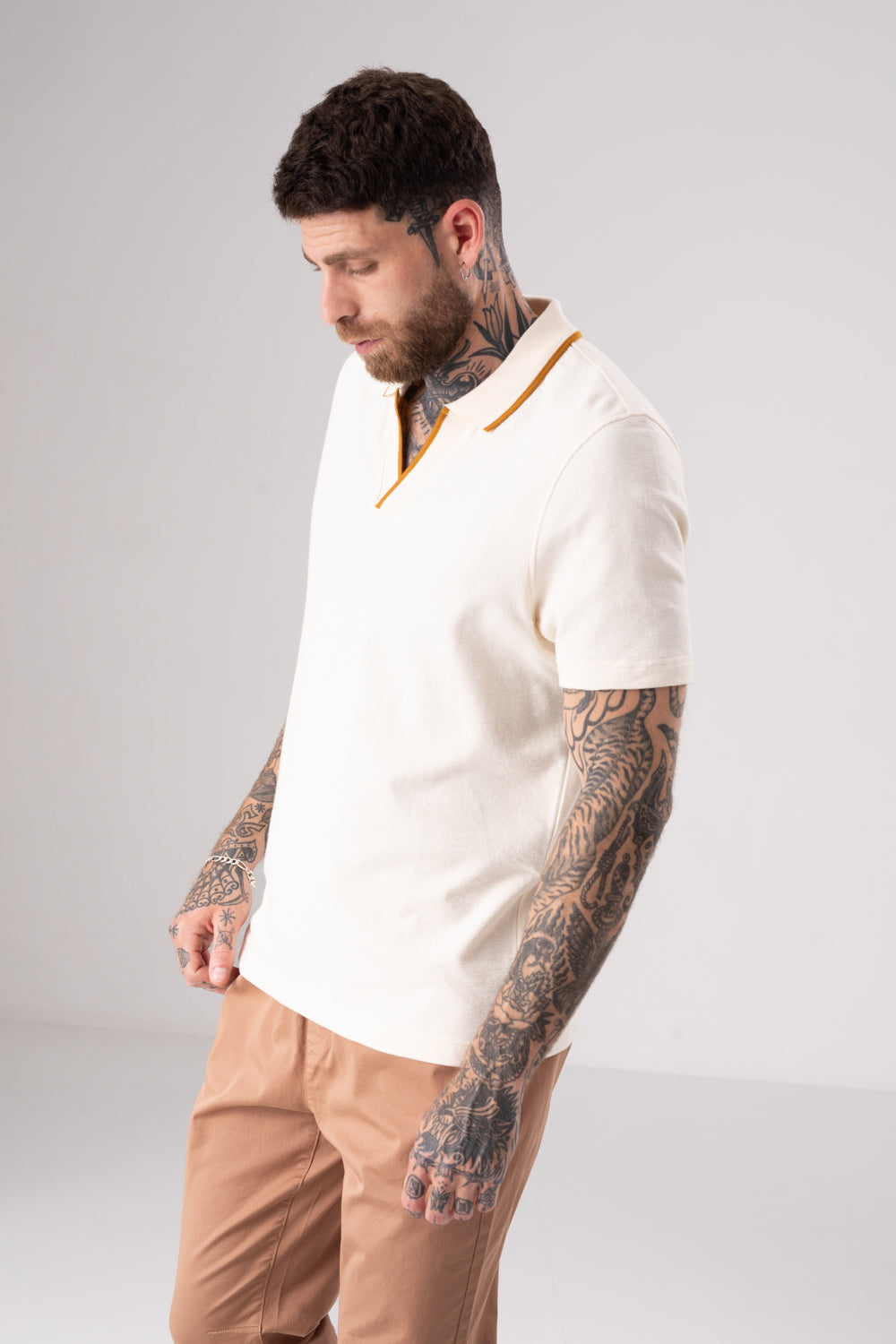 חולצת פולו ז'קארד בצבע קרם