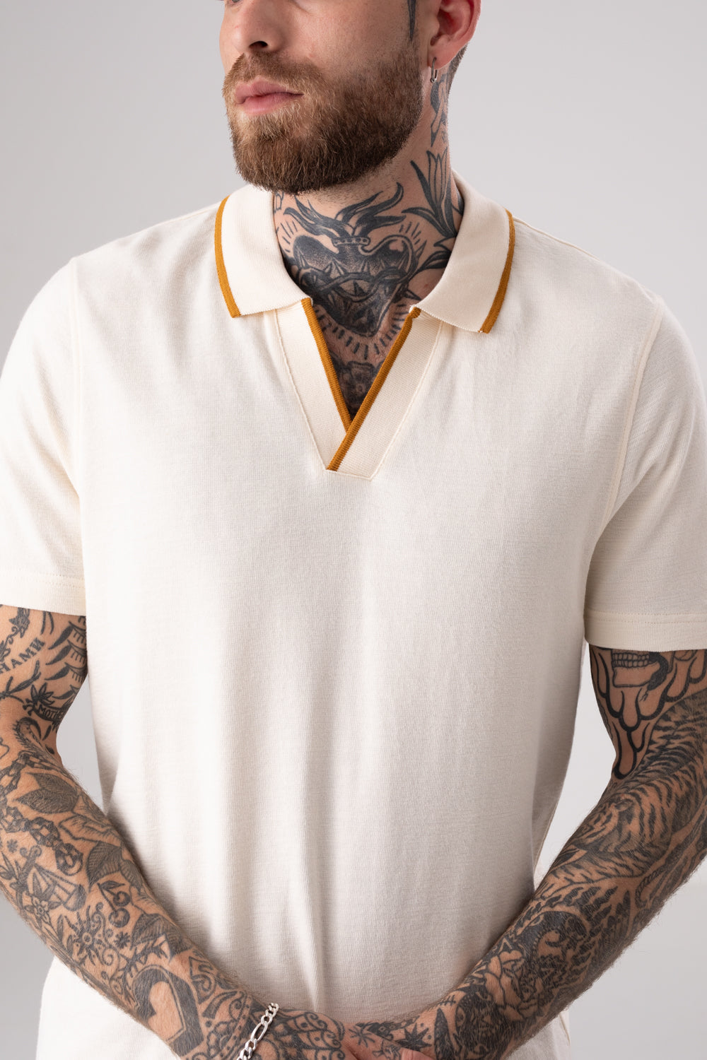 חולצת פולו ז'קארד בצבע קרם