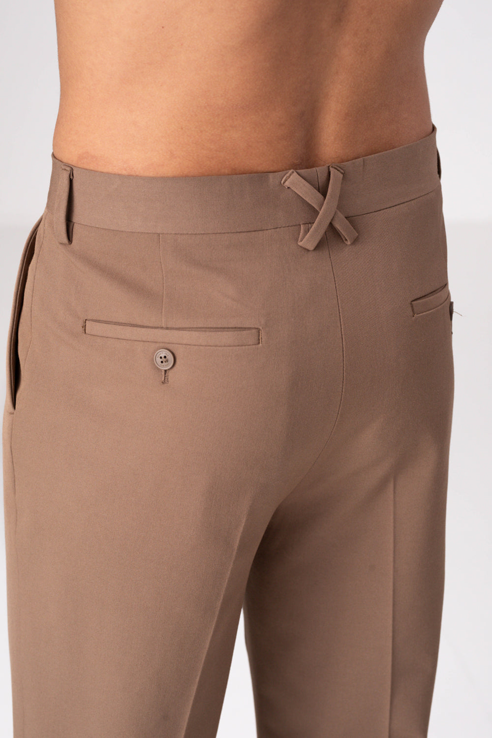 מכנסיים סמי פורמל בגזרה רחבה עם שני פנסים