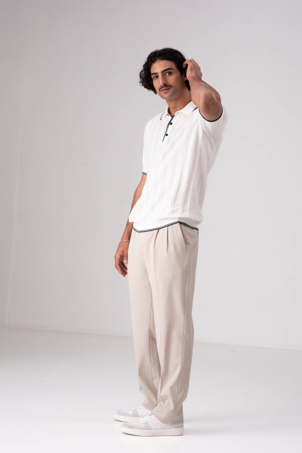 מכנסיים סמי פורמל בגזרה רחבה עם שני פנסים