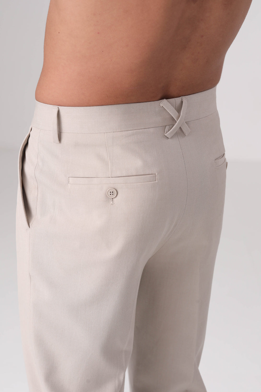 מכנסיים סמי פורמל בגזרה רחבה עם שני פנסים