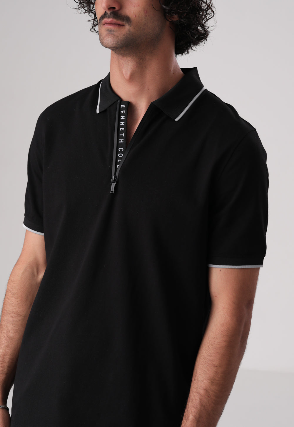 חולצת פולו פיקה סגירת רוכסן