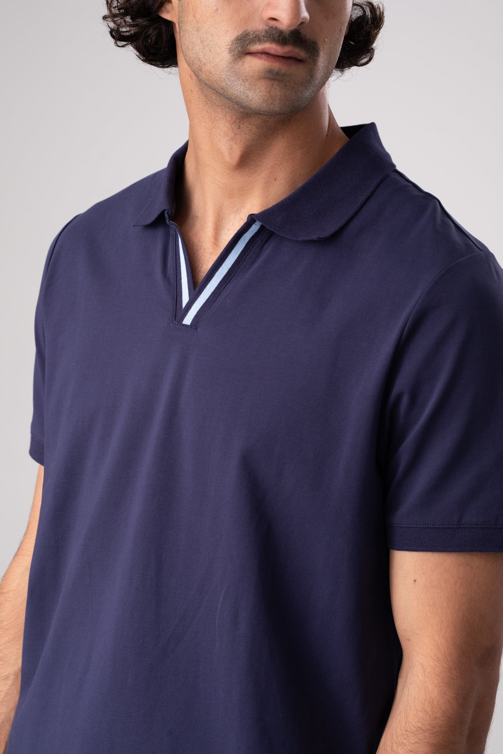 חולצת פולו חלקה לגברים