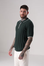 סריג פולו דק עם סיומות קונטרסטיות