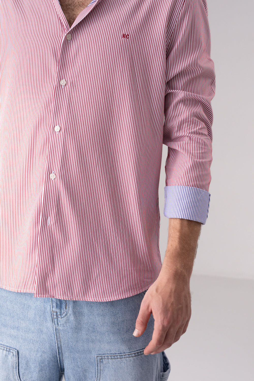 חולצה מכופתרת בגזרת מודרן הדפס פסים