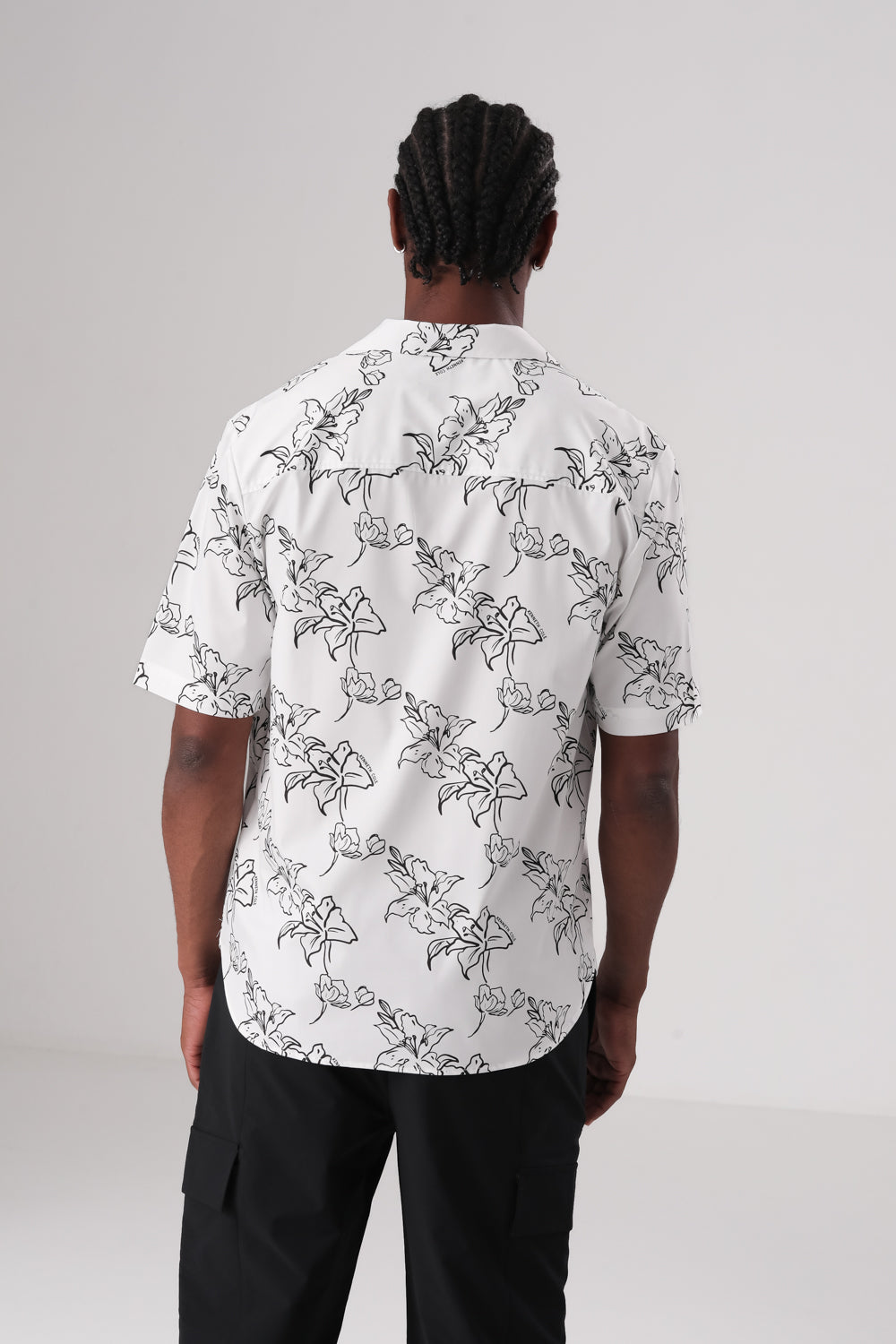 חולצה מכופתרת לגברים