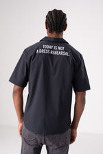 חולצה מכופתרת לגברים