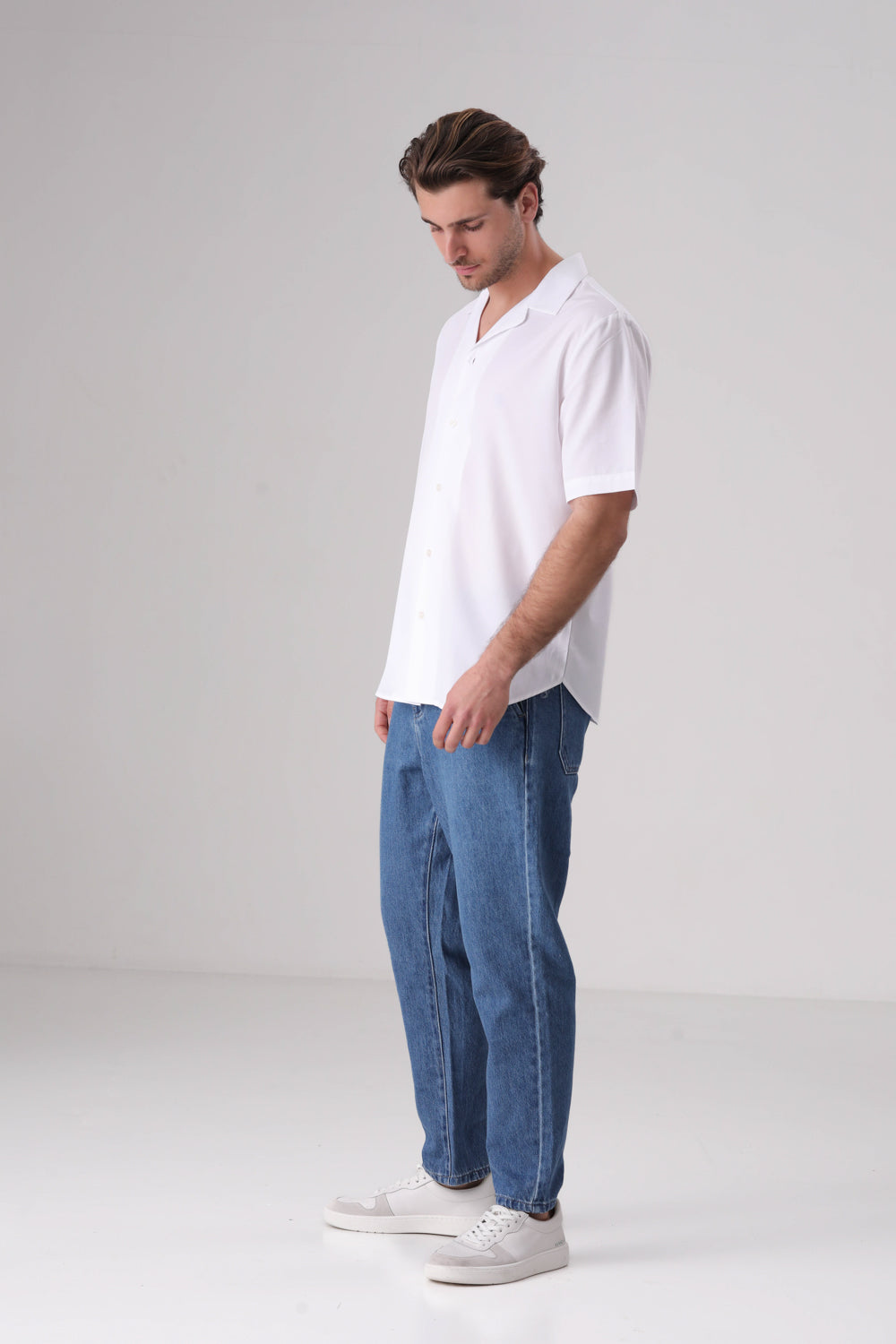 חולצה מכופתרת אוברסייז שרוולים קצרים