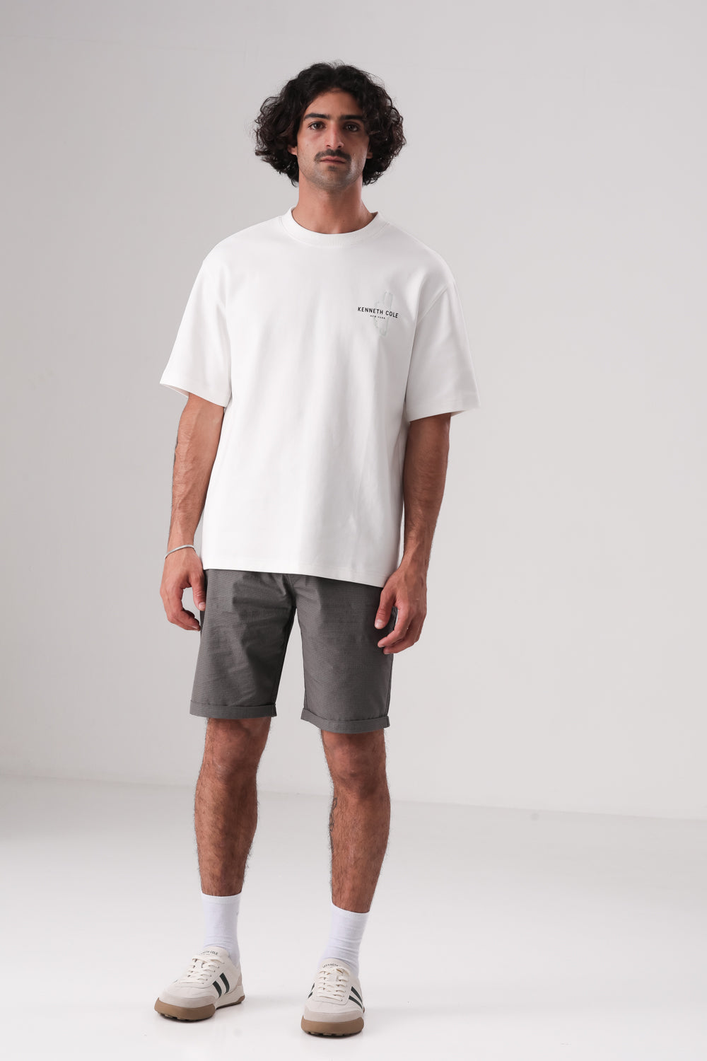 חולצת טי מעוצבת לגברים