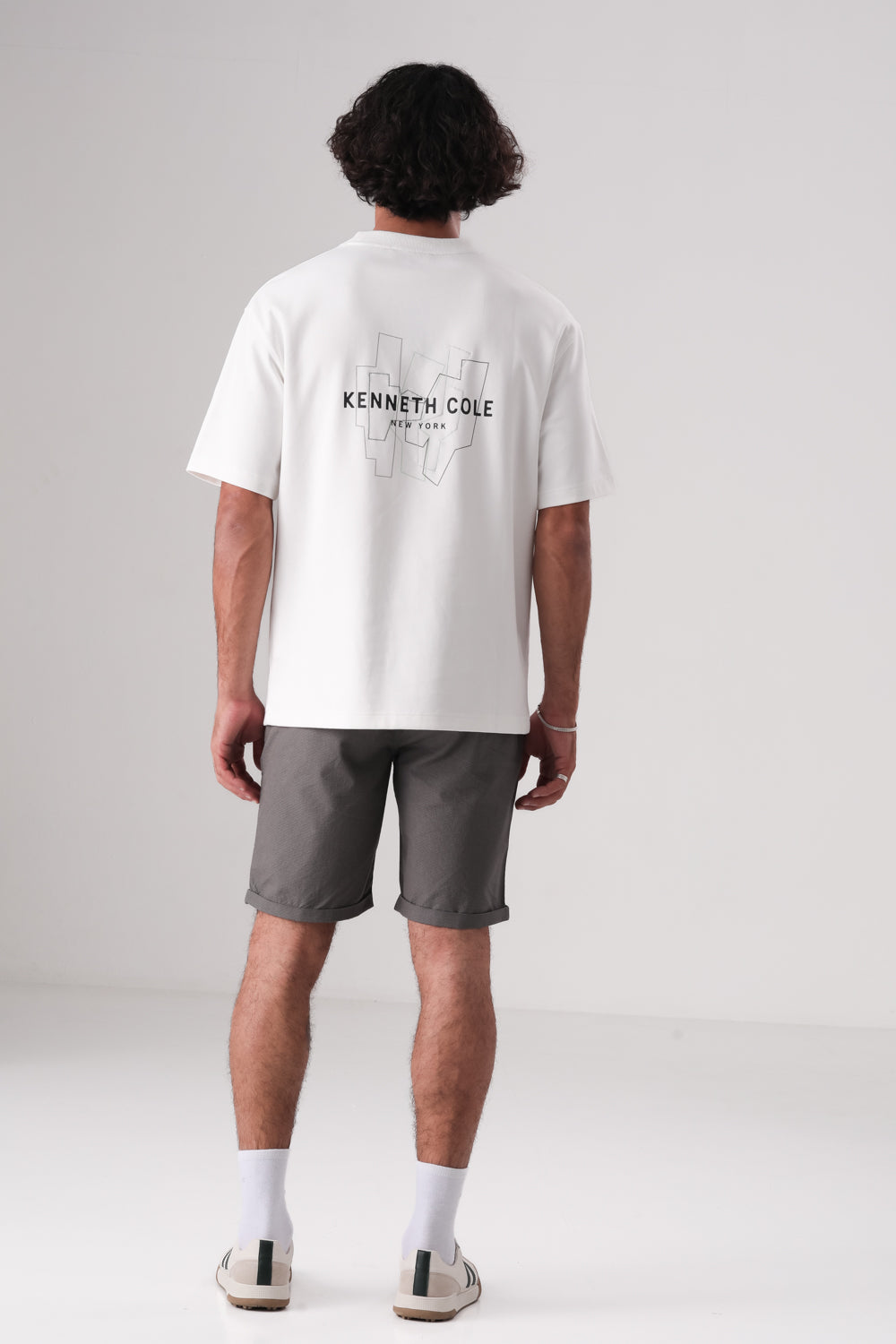 חולצת טי מעוצבת לגברים