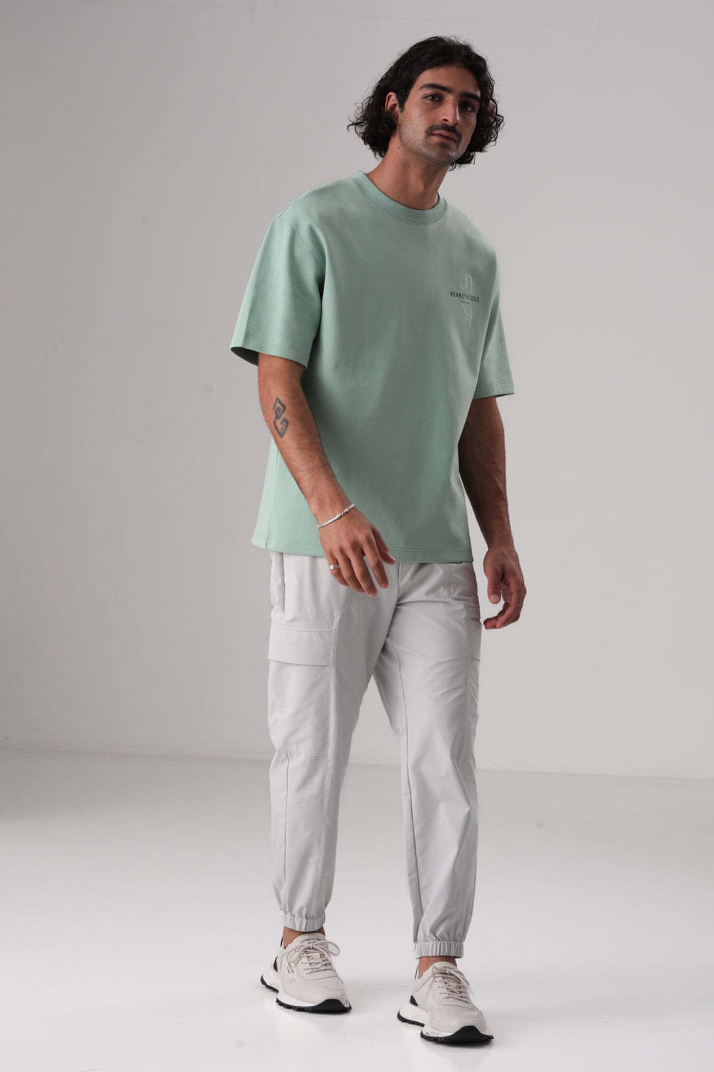 חולצת טי מעוצבת לגברים