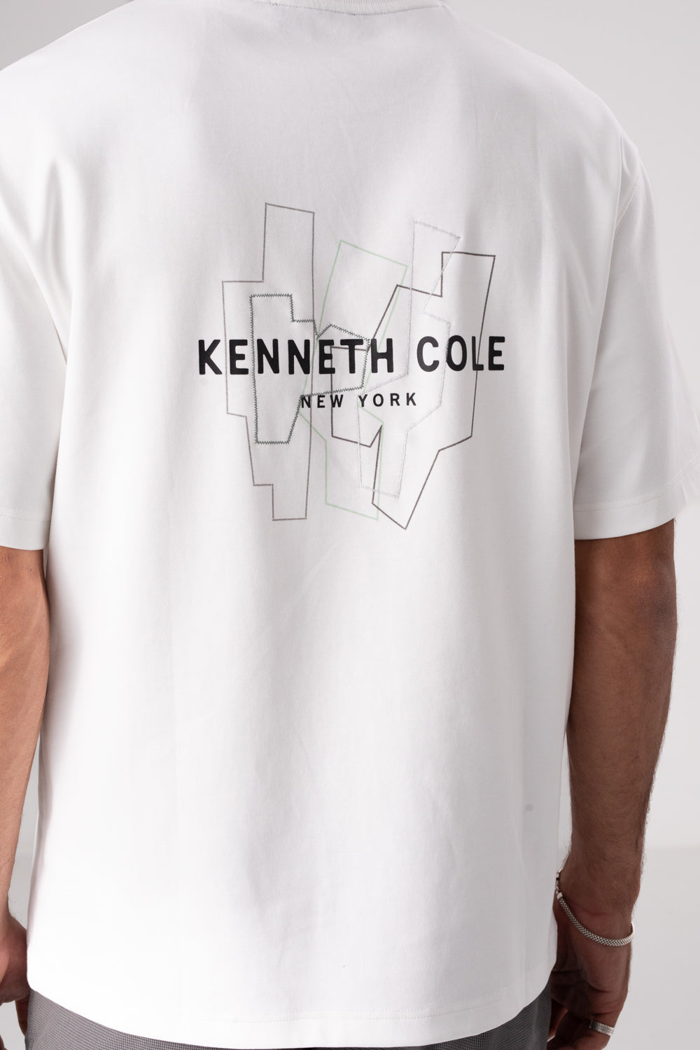 חולצת טי מעוצבת לגברים