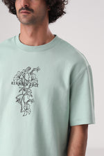 חולצת טי מעוצבת לגברים