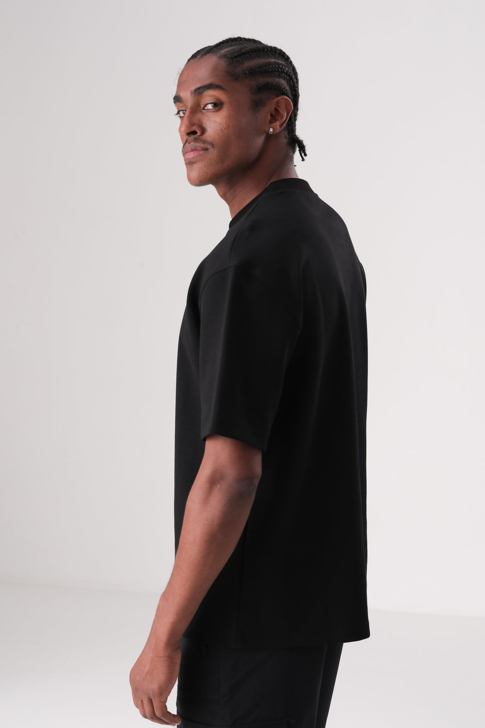 חולצת טי מעוצבת לגברים