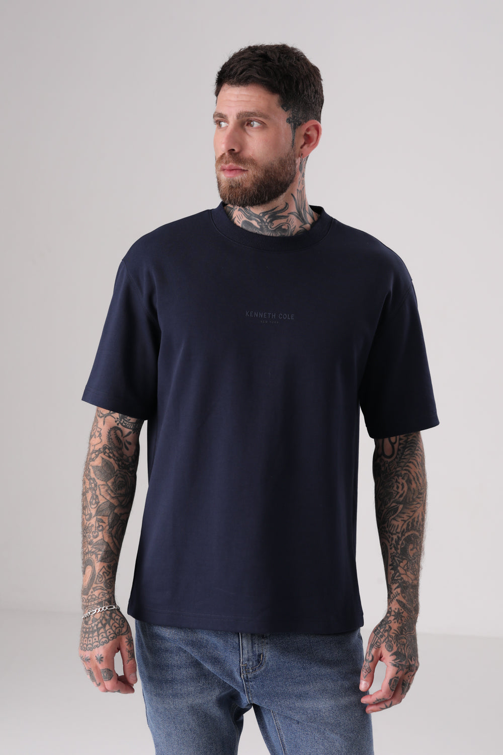 טישירט אוברסייז לוגו מובלט