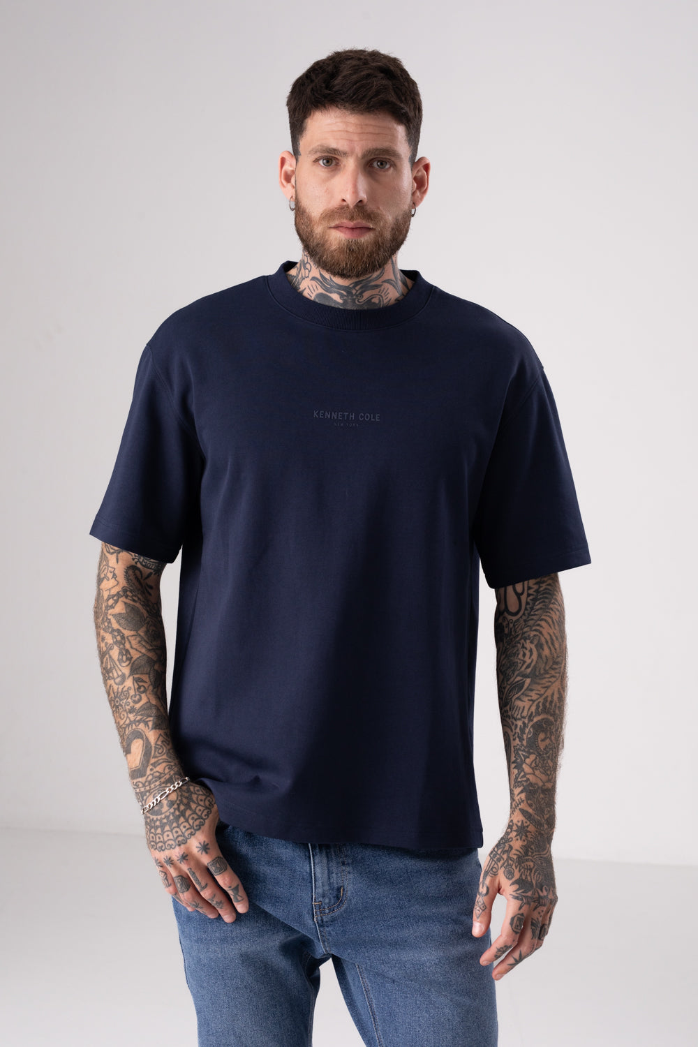 טישירט אוברסייז לוגו מובלט