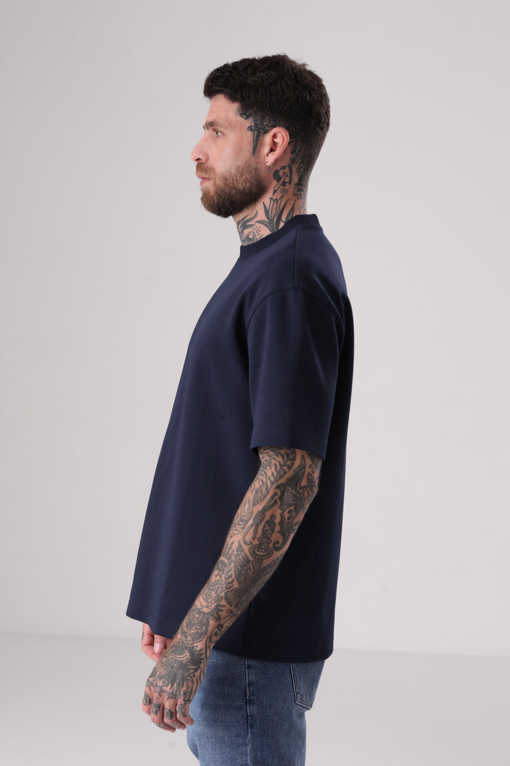 טישירט אוברסייז לוגו מובלט