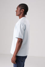 טישירט אוברסייז לוגו מובלט