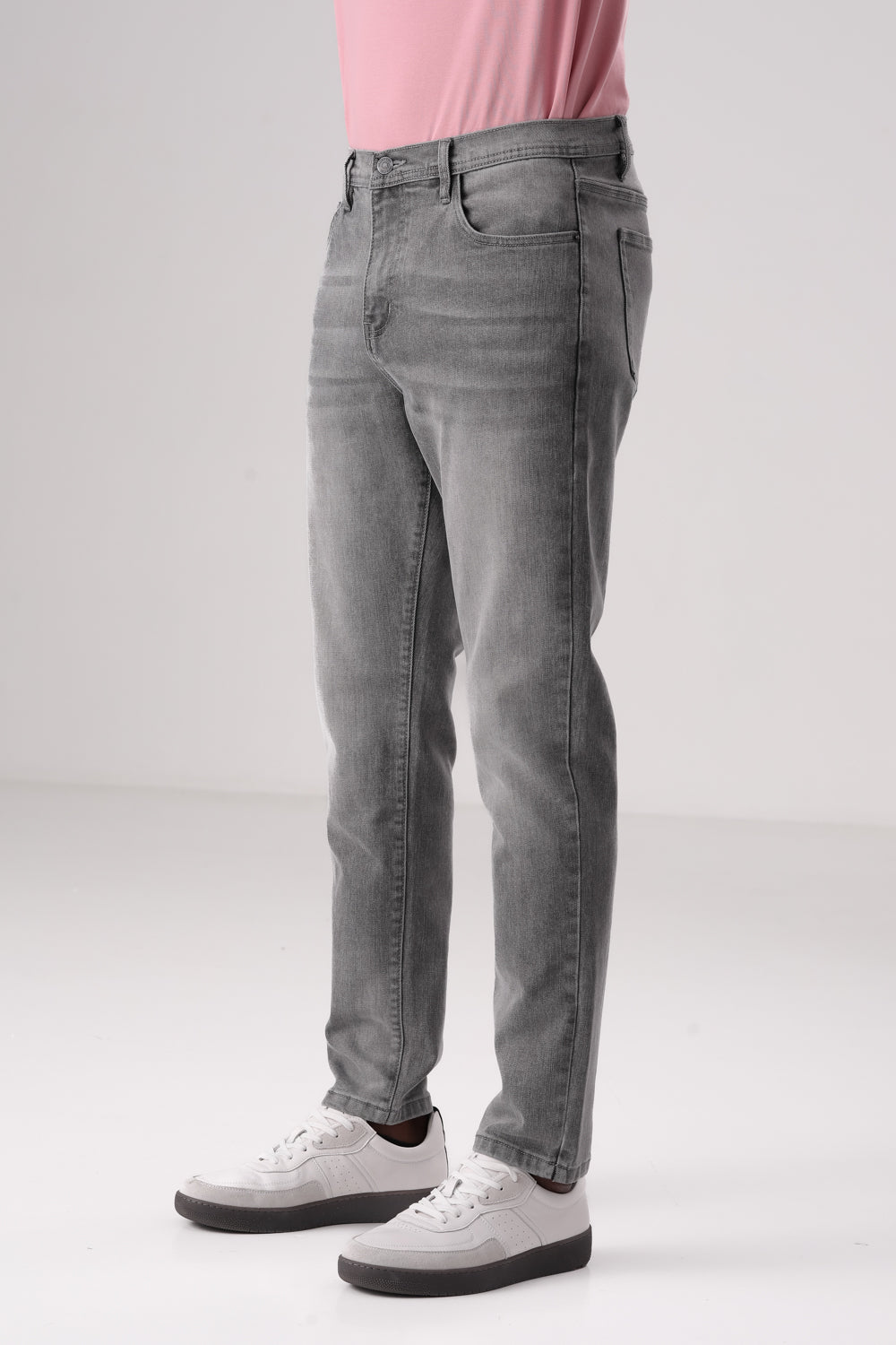 מכנס ג'ינס במראה ווש גזרת Slim