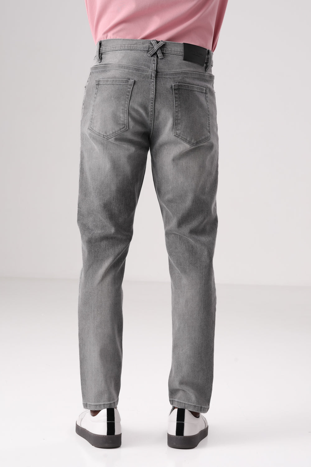 מכנס ג'ינס במראה ווש גזרת Slim