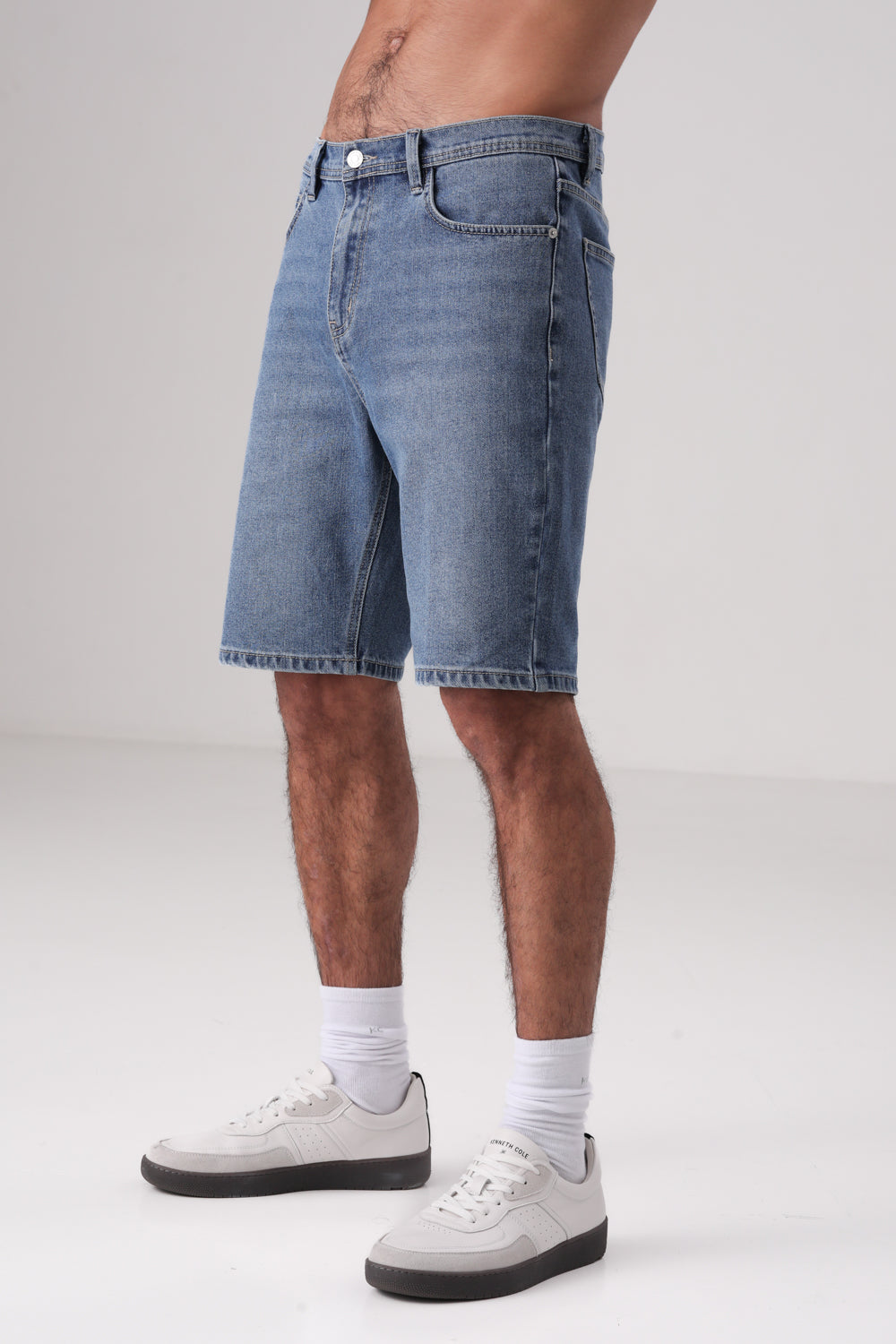 מכנס ג'ינס קצר במראה ווש