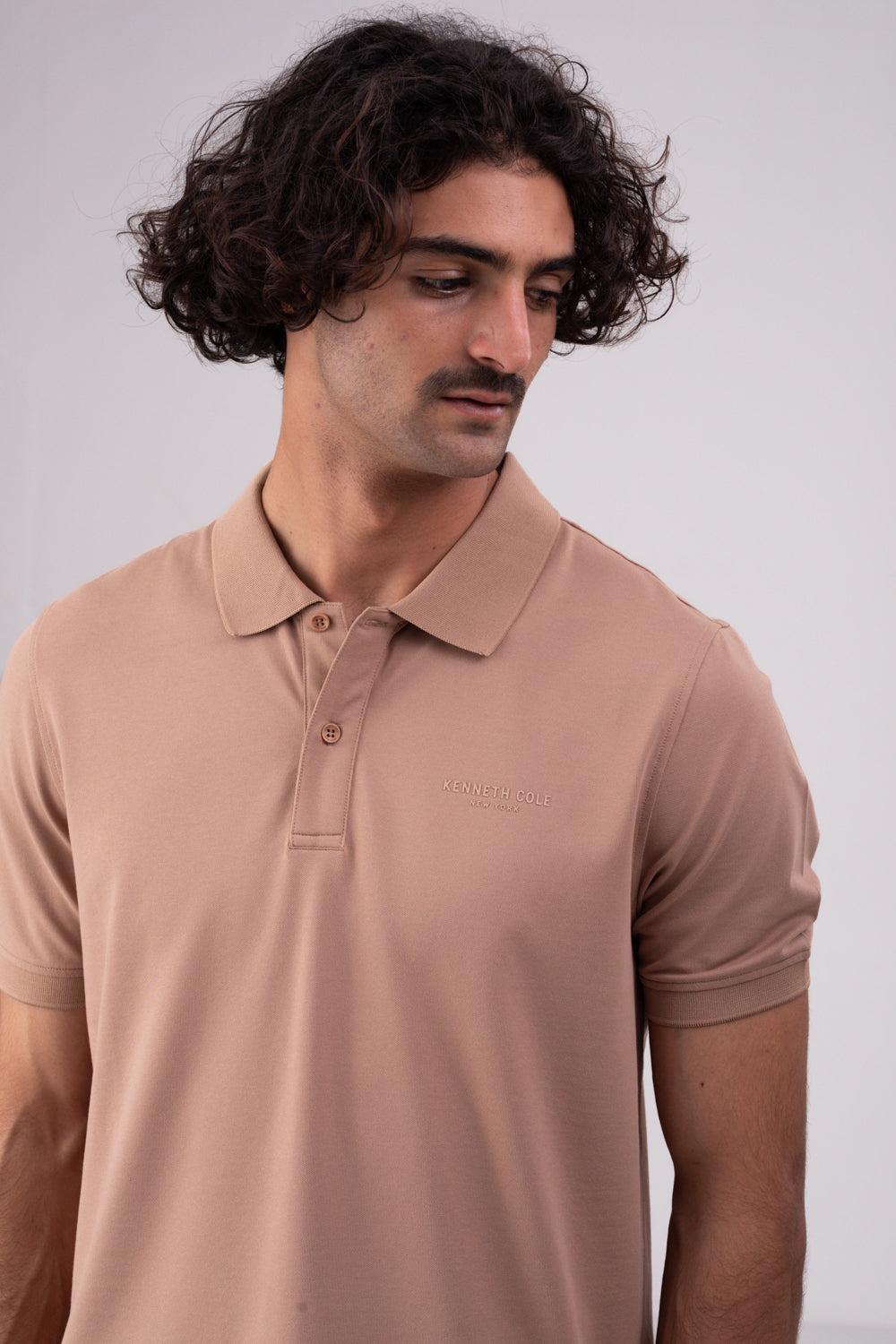 חולצת פולו קצרה