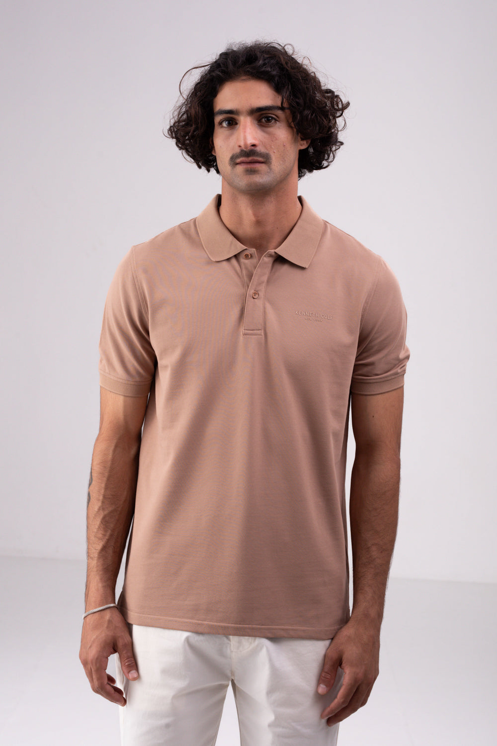 חולצת פולו קצרה