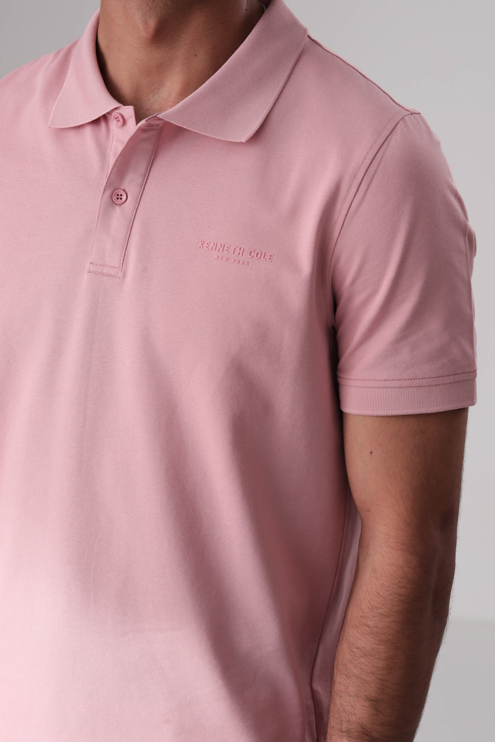 חולצת פולו קצרה