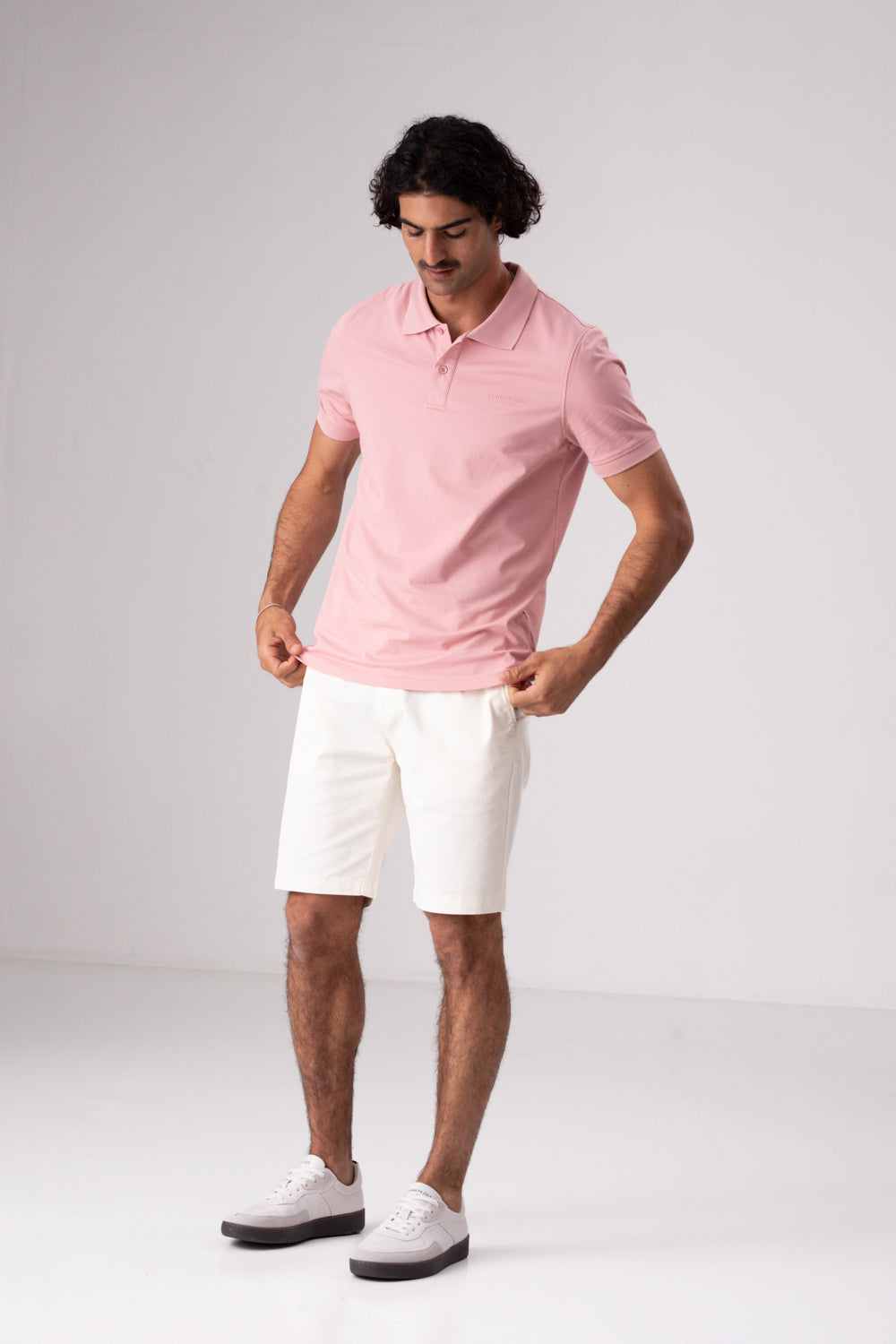 חולצת פולו קצרה