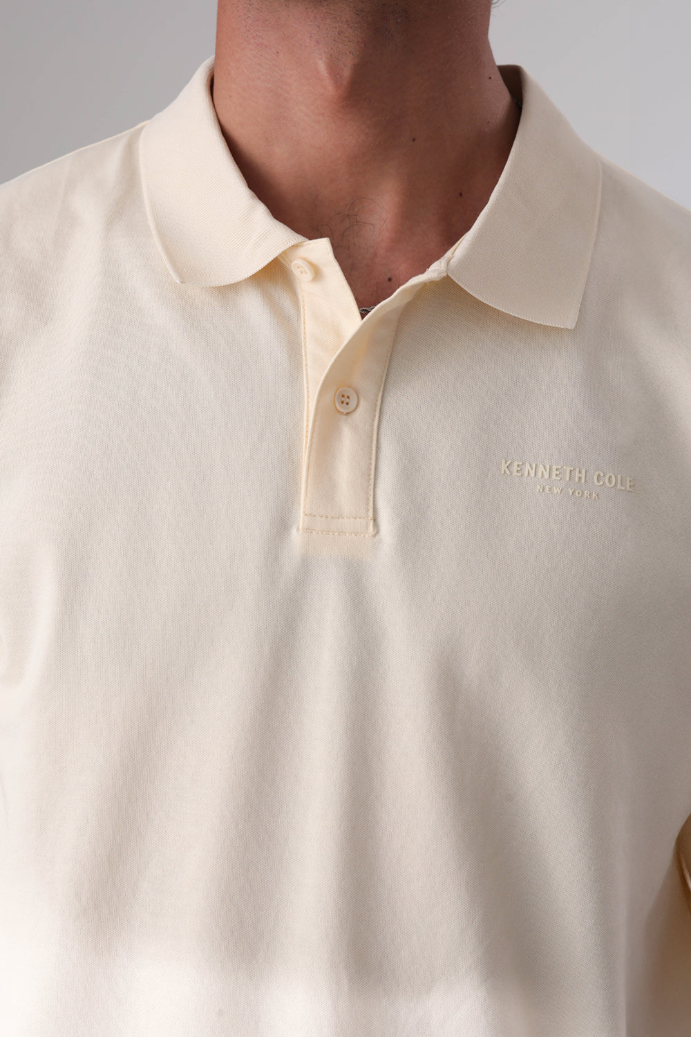 חולצת פולו קצרה