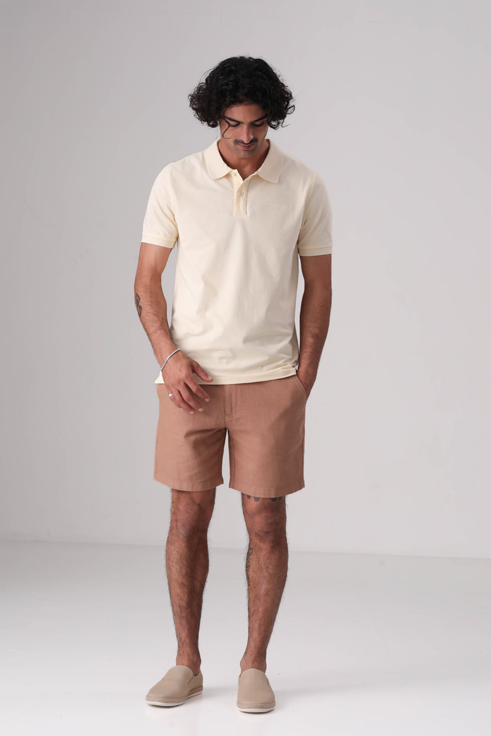 חולצת פולו קצרה