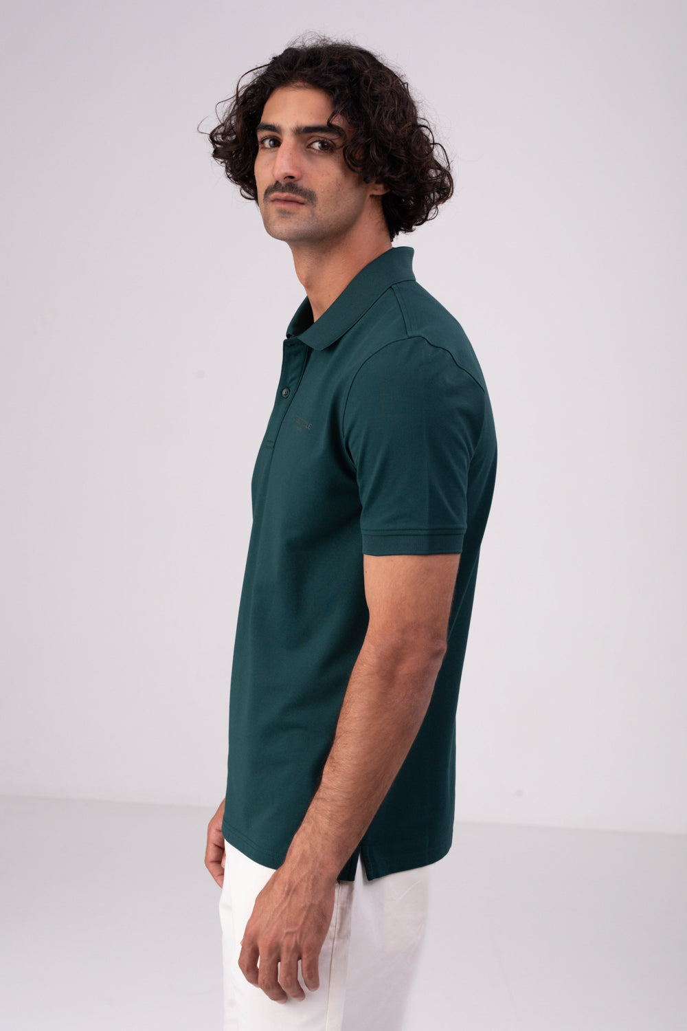 חולצת פולו קצרה