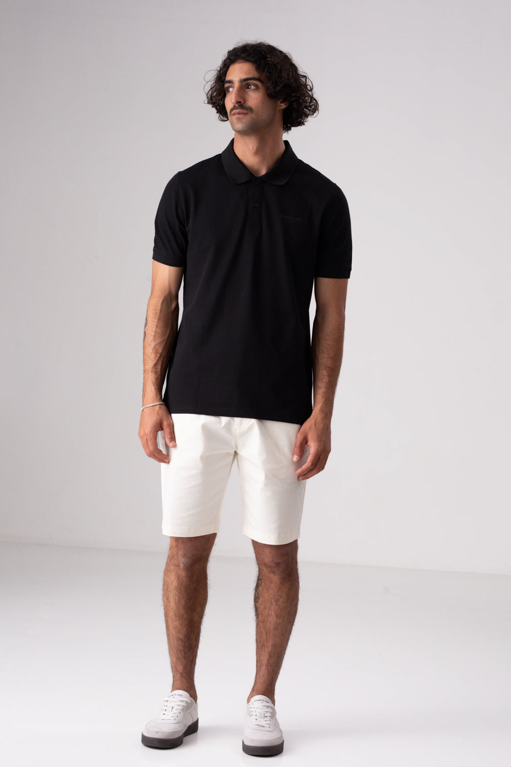 חולצת פולו קצרה