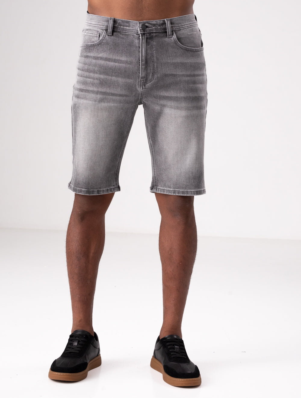 מכנסי ברמודה ג'ינס במראה ווש