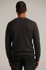 סריג עם דוגמת לוגו מובלטת | קנת קול