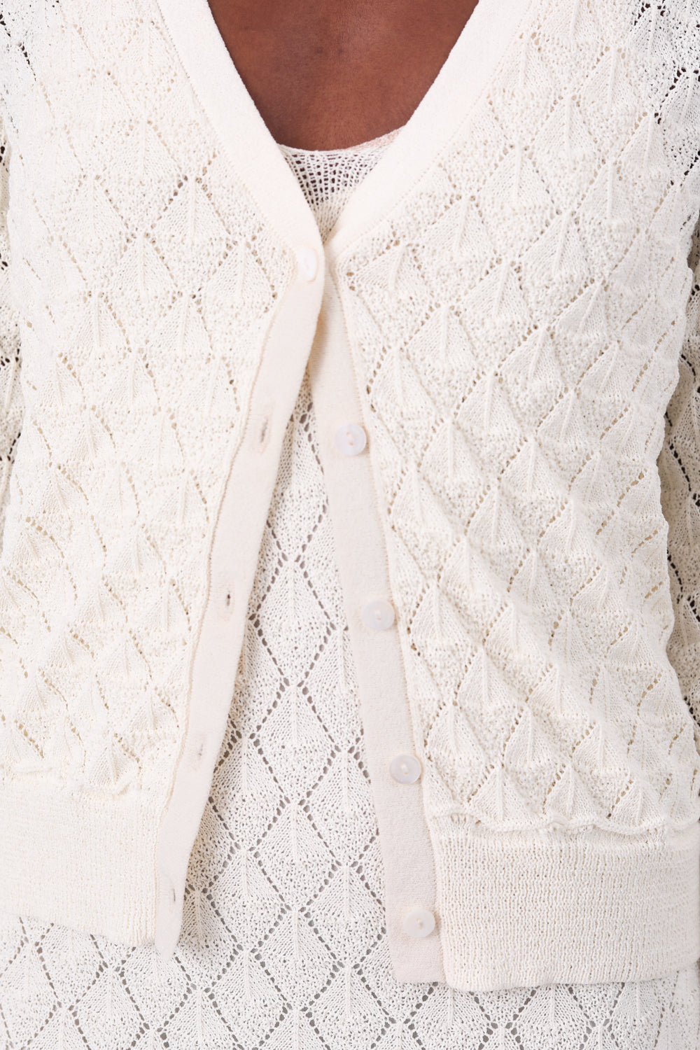 קרדיגן קרושה בצבע קרם