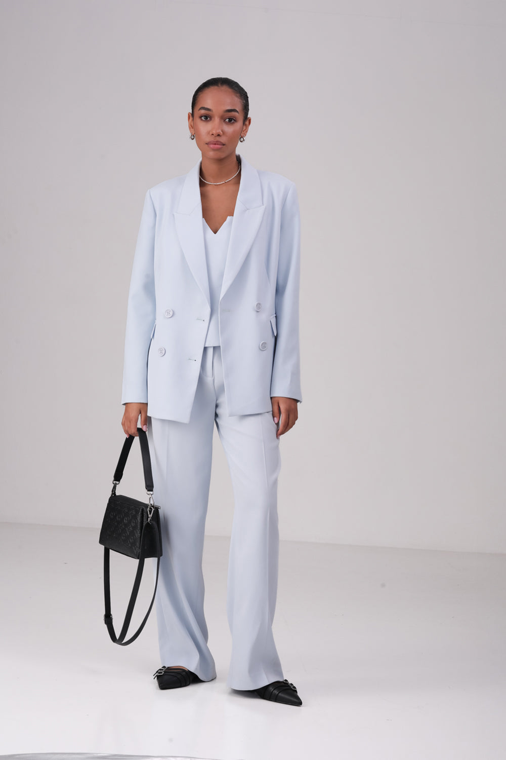 בלייזר כפתרה כפולה בצבע כחול בהיר