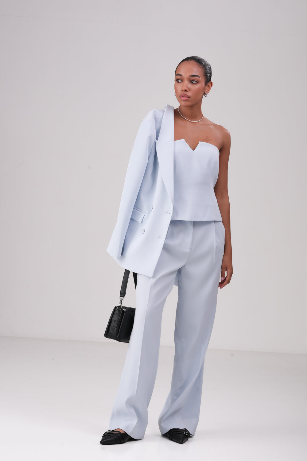 טופ סטרפלס מחוך בצבע כחול בהיר