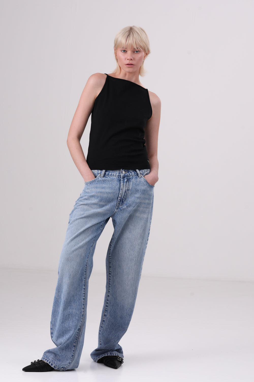 מכנסי ג'ינס מתרחבים לנשים