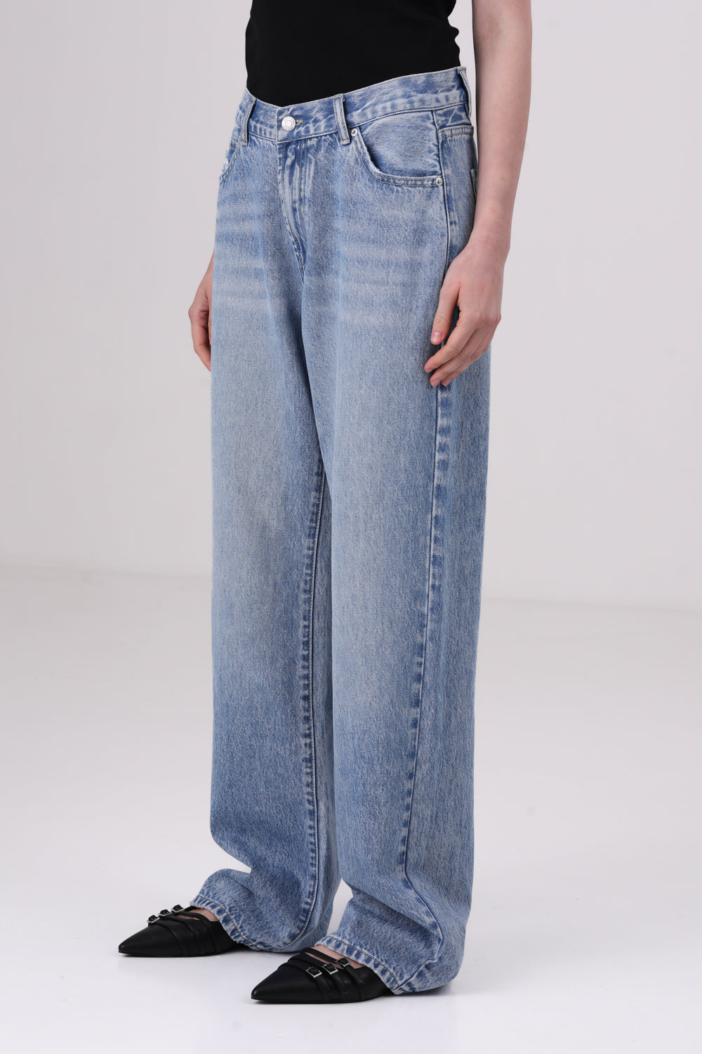 מכנסי ג'ינס מתרחבים לנשים