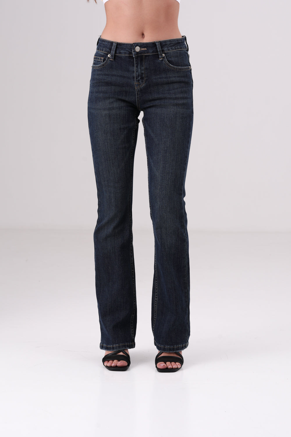 מכנסי ג'ינס BOOTCUT לנשים