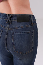 מכנס ג'ינס סקיני