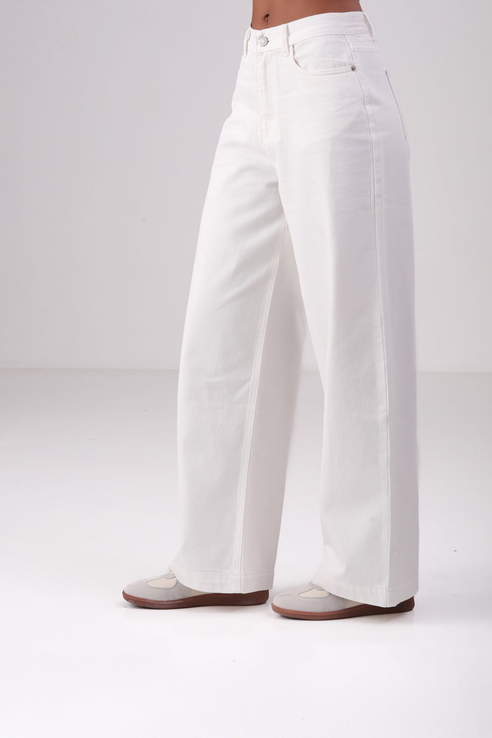 מכנסי ג'ינס רחבים לנשים