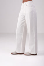 מכנסי ג'ינס רחבים לנשים