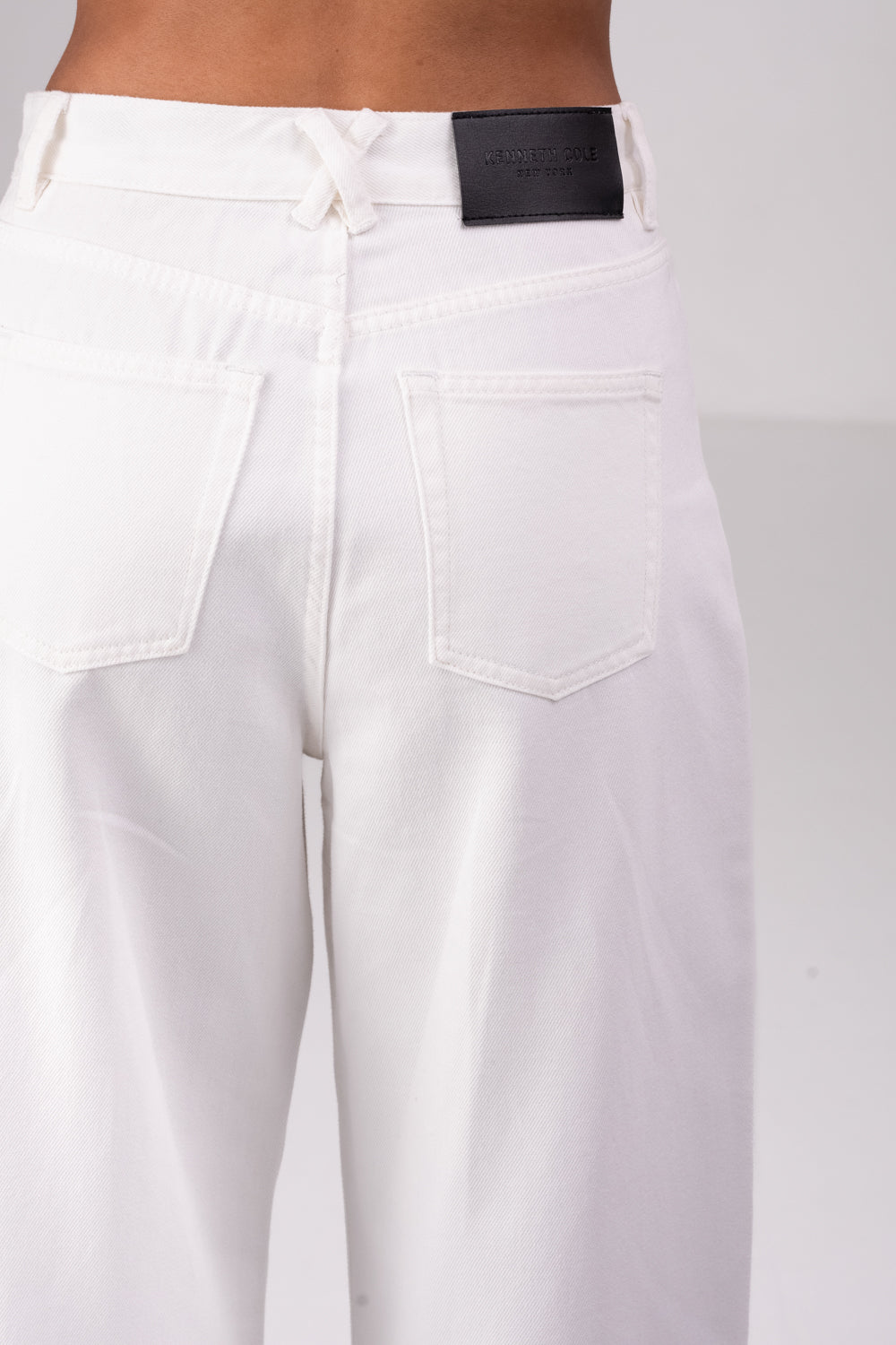 מכנסי ג'ינס רחבים לנשים