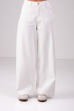 מכנסי ג'ינס רחבים לנשים