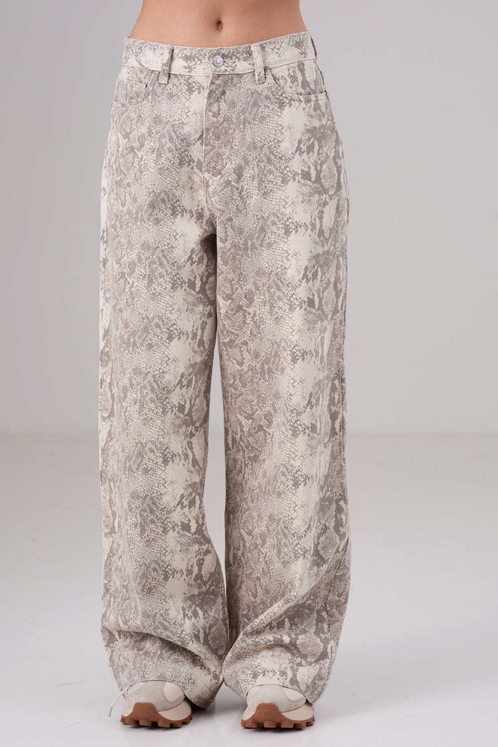 מכנסי ג'ינס רחבים לנשים 